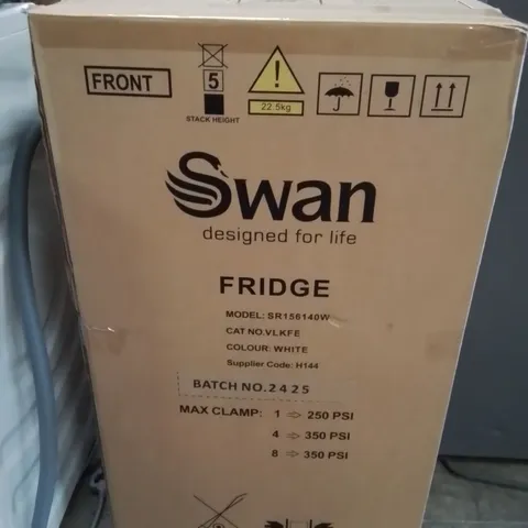 BOXED SWAN SR156140W 47CM UNDER COUNTER LARDER FRIDGE - WHITE