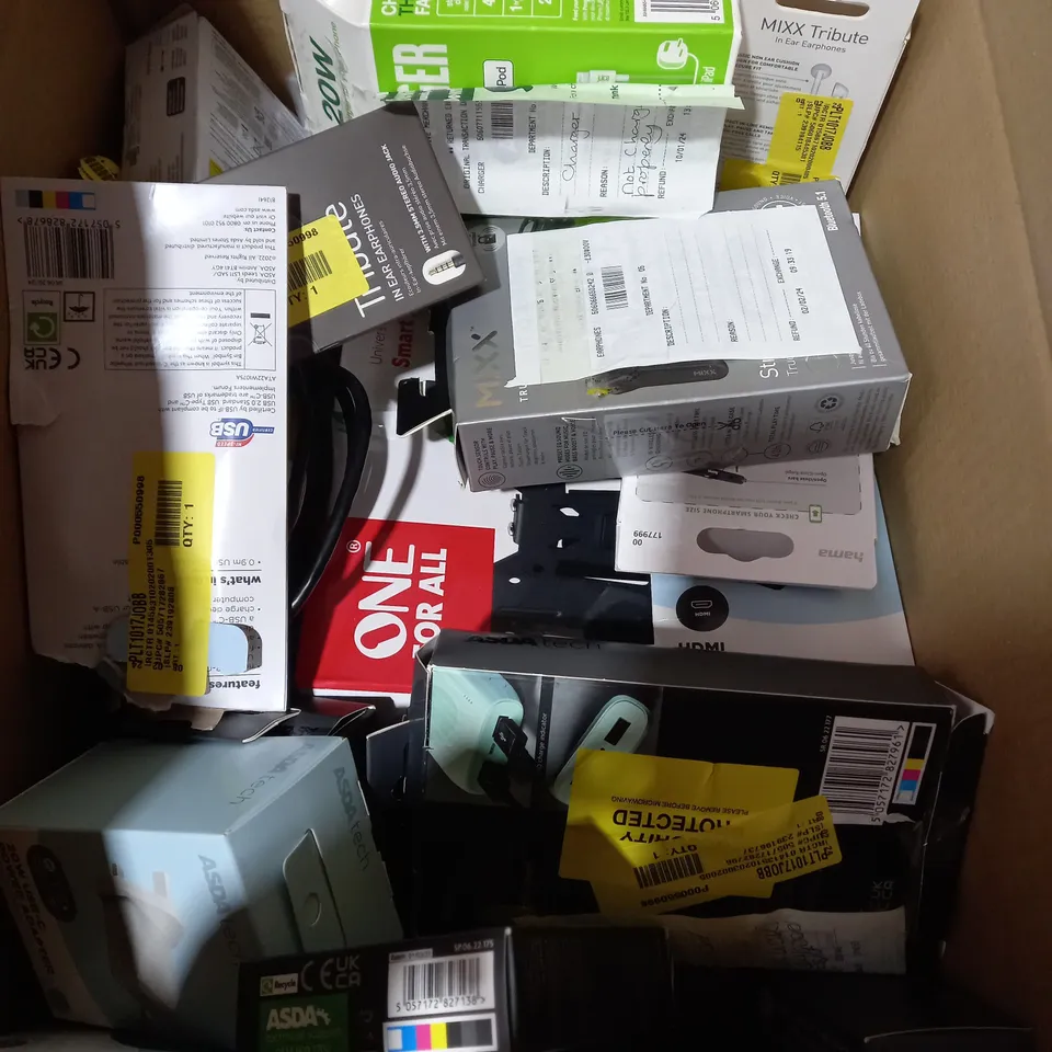 LOT OF ASSORTED ITEMS TO INCLUDE - MIXX STREAMS BUDS - JVC EARBUDS - ALARM CLOCKS 