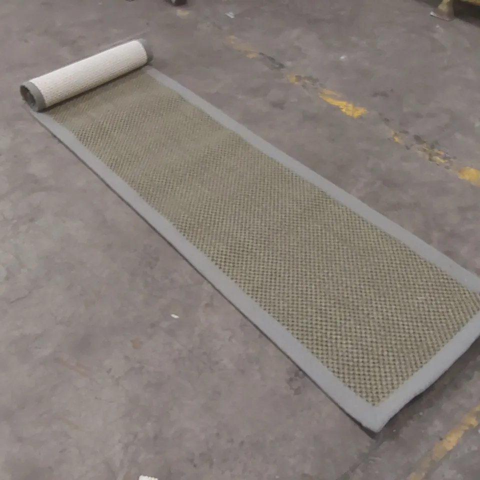 QUALITY DESIGNER RUG - APPROXIMATELY 230 x 60cm