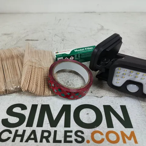 APPROXIMATELY 15 ASSORTED HOUSEHOLD PRODUCTS TO INCLUDE WOODEN CUTLERY, SCREWDRIVER, LED LIGHT ETC