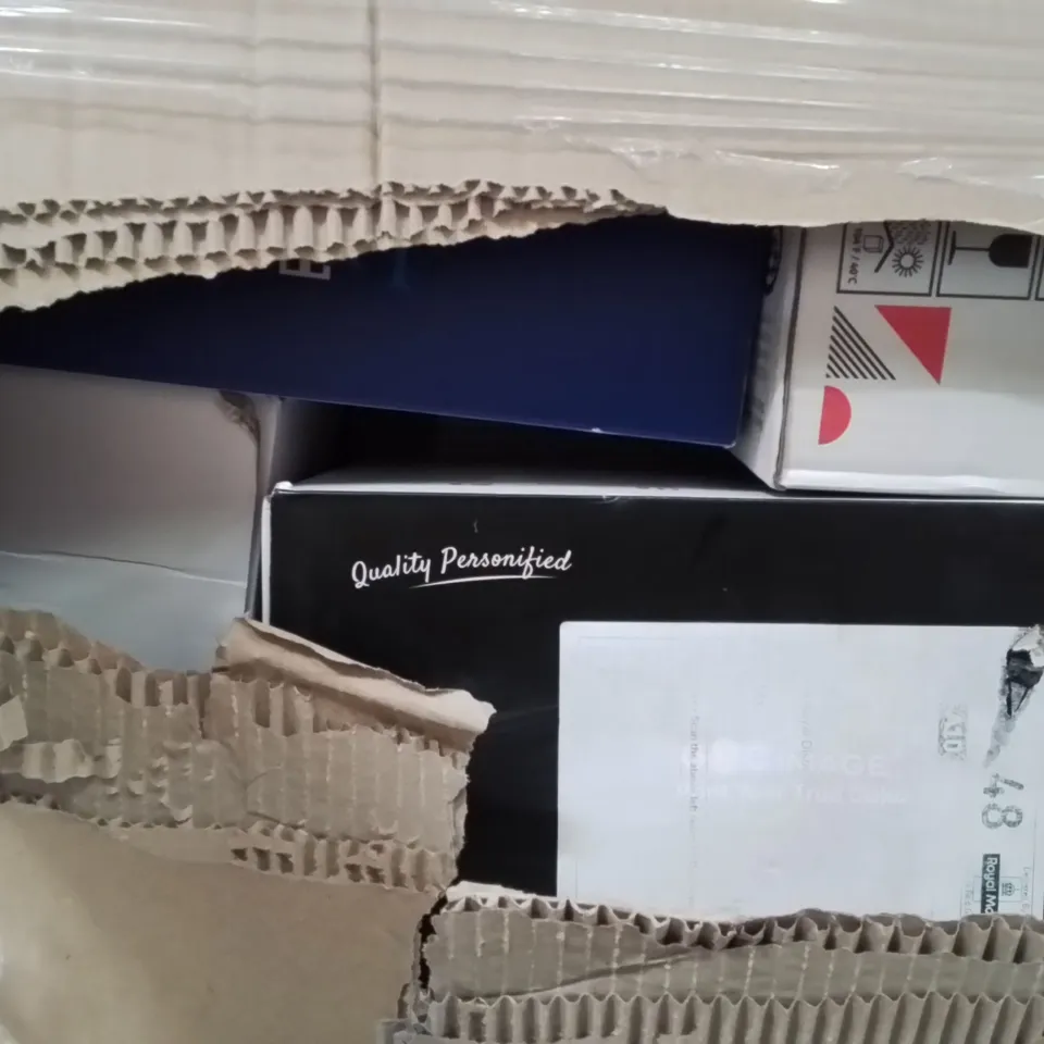 PALLET CONTAINING A LARGE QUANTITY OF CARTRIDGES 