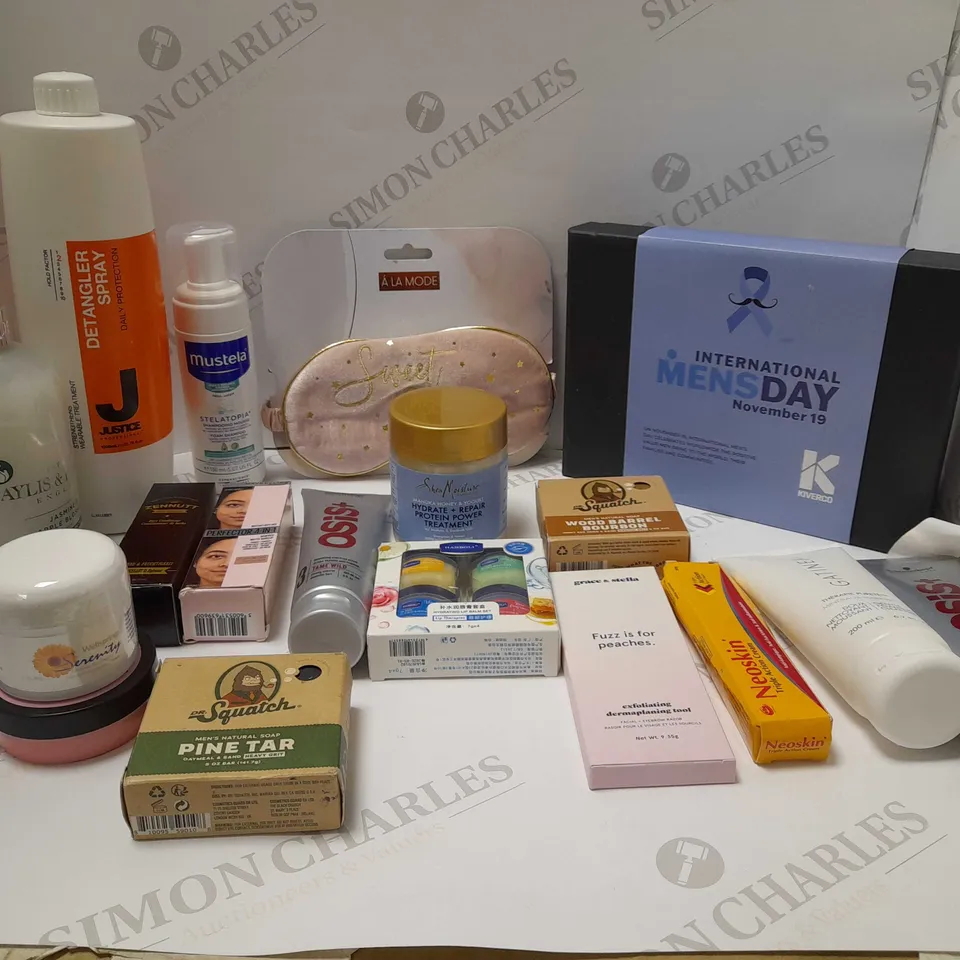 BOX OF APPROX 20 ASSORTED COSMETIC ITEMS TO INCLUDE SOAPS, HAIR PRODUCTS AND VARIOUS CREAMS