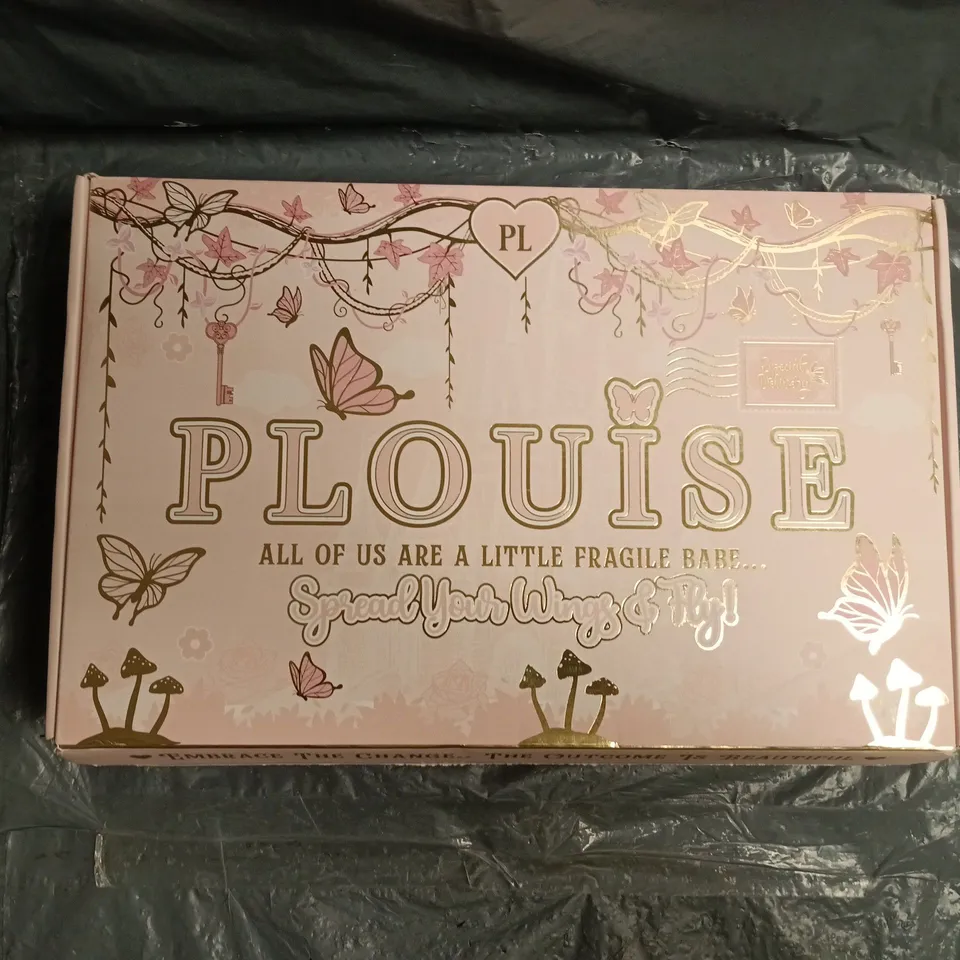 P.LOUISE MYSTERY BEAUTY BOX SET