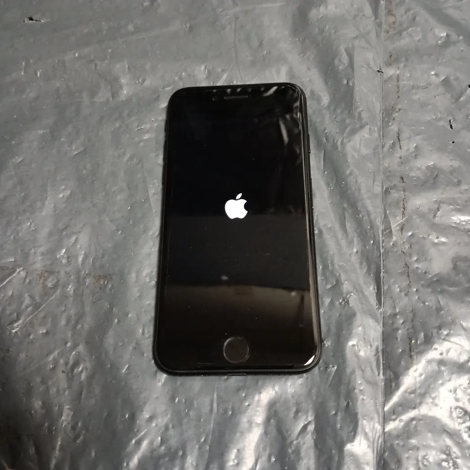 APPLE IPHONE – BLACK, WITH HOME BUTTON 