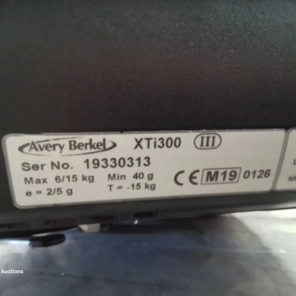 AVERY BERKEL XTI 300 SELF SERVICE LABEL PRINTING SCALE