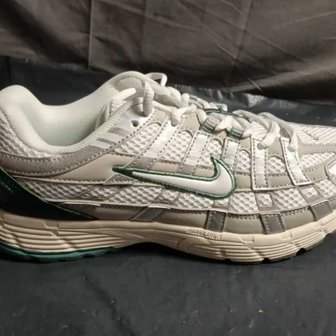 PAIR OF NIKE P6000 TRAINERS - UK SIZE 9I