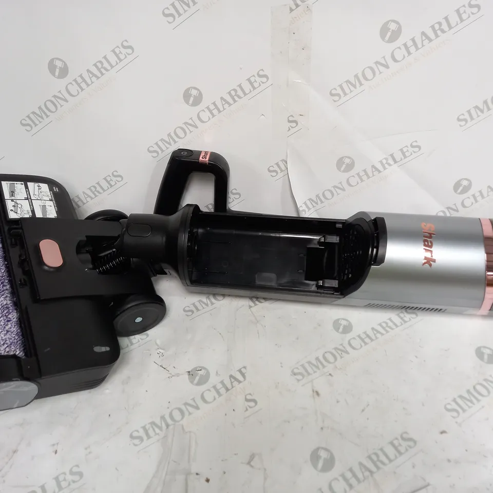 BOXED SHARK HYDROVAC HARD FLOOR WET & DRY CORDLESS CLEANER WD210UK