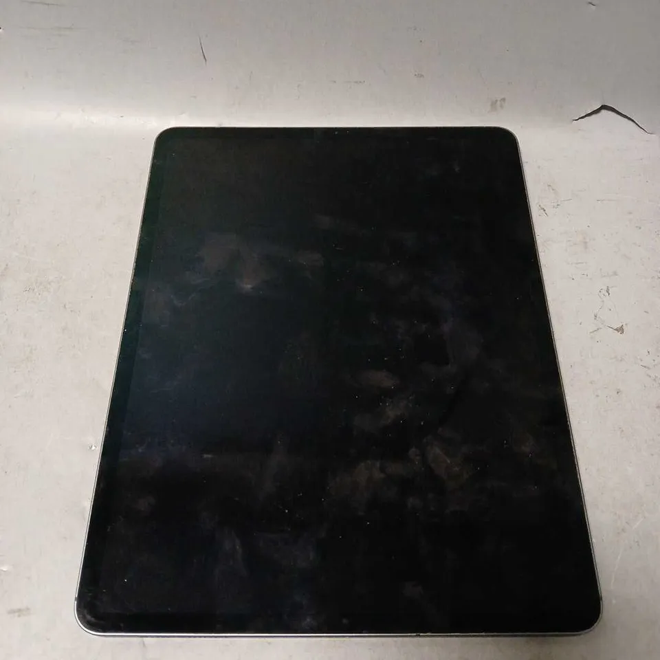 APPLE IPAD PRO 3RD GEN IN GREY