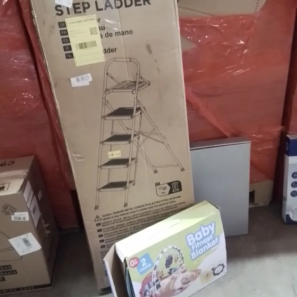 PALLET OF ASSORTED HOUSEHOLD GOODS AND PRODUCTS TO INCLUDE;SHOWER SYSTEM,STEP LADDERS,BABY FITNESS BLANKET 