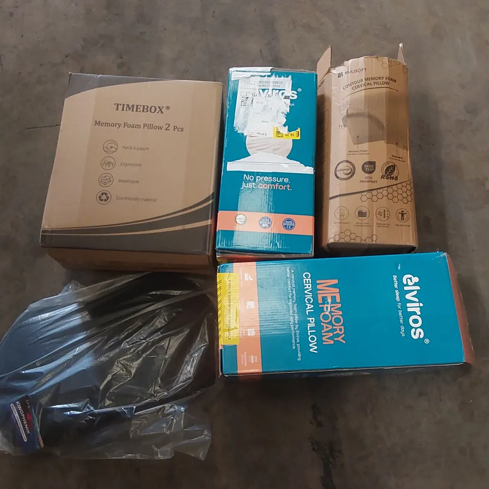 PALLET TO CONTAIN A LARGE ASSORTMENT OF PILLOWS AND CUSHIONS // BRANDS MAY VARY