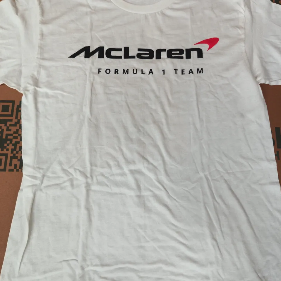 UNBRANDED MCLAREN FORMULA ONE LANDO NORRIS SIGNATURE T-SHIRT IN WHITE SIZE LARGE