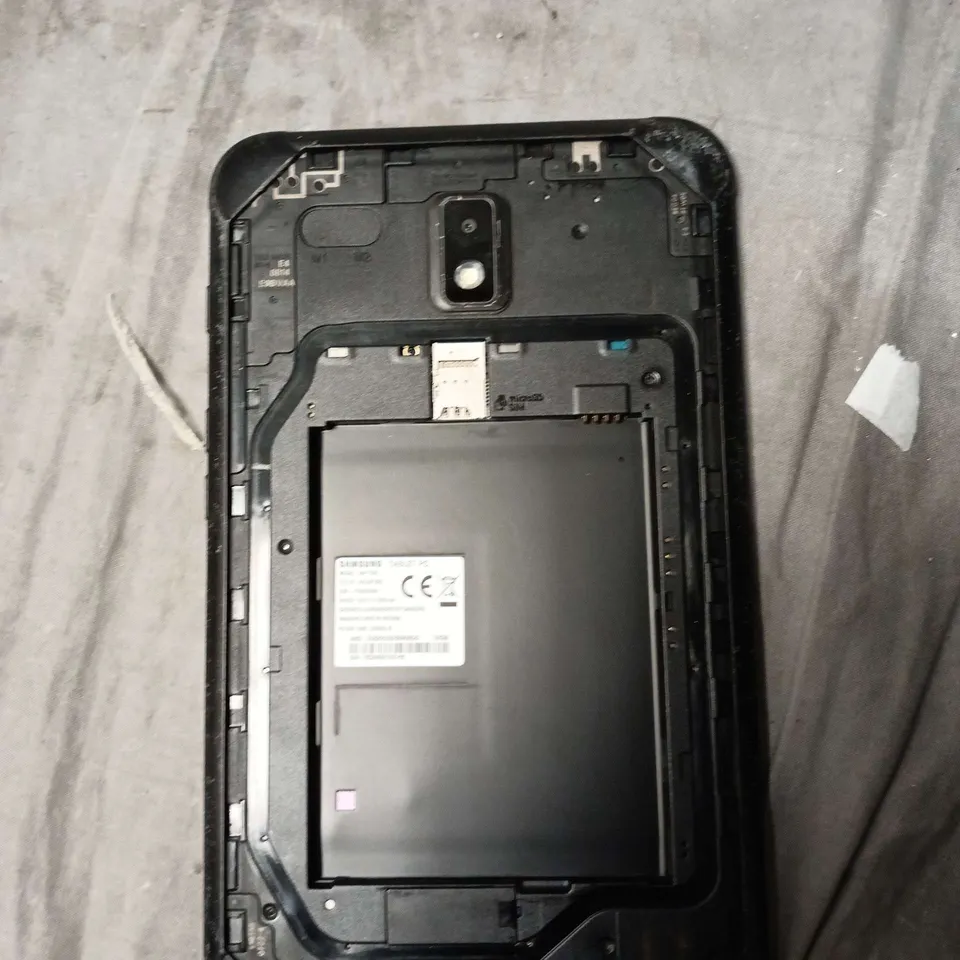 SAMSUNG GALAXY TABLET PC SM-T350 – CRACKED SCREEN 