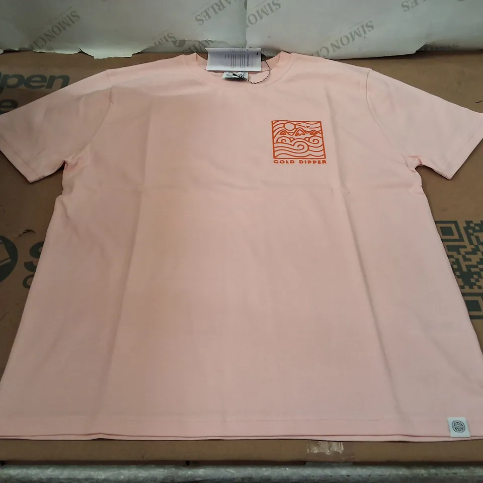 BOX CONTAIRING APPROXIMATELY 47 BRASS MONKEY LADIES PINK COLD DIPPER T-SHIRT – SIZE M (FRONT LOGO, BACK GRAPHIC)