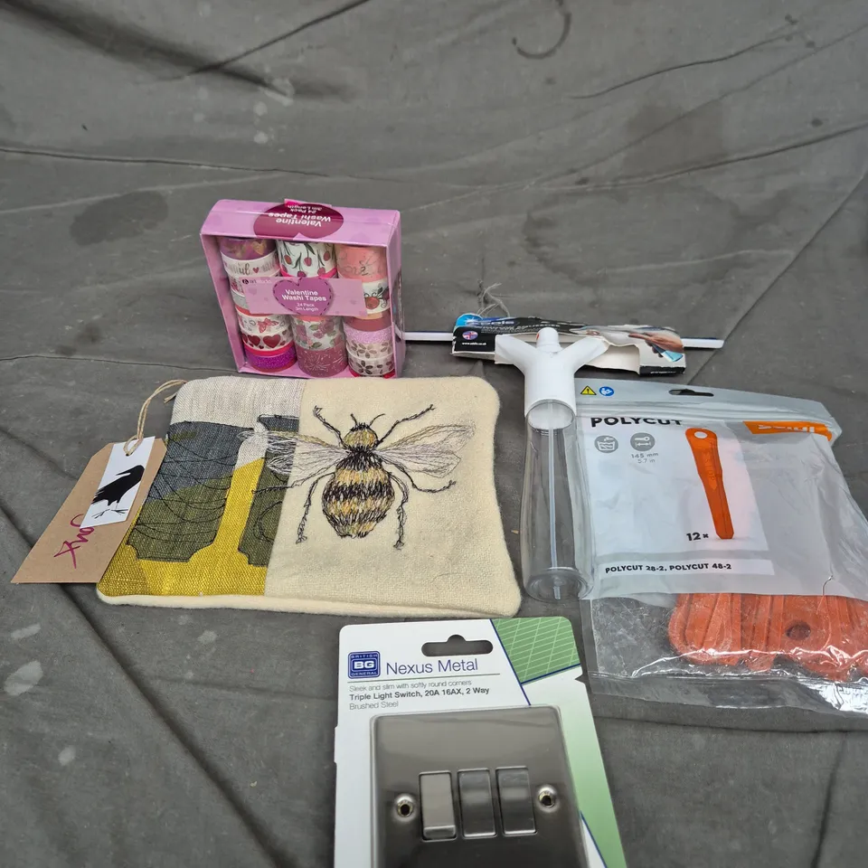 APPROXIMATELY 15 ASSORTED HOUSEHOLD ITEMS TO INCLUDE VALENTINE WASHI TAPES, WINDOW SQUEEGEE AND NEXUS METAL LIGHT SWITCH