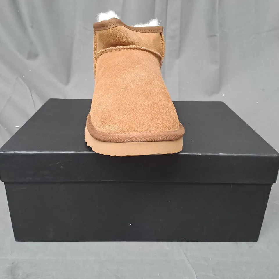 BOXED PAIR OF HUSH ULTRA MINI SHEEPSKIN BOOTS IN CHESTNUT EU SIZE 39
