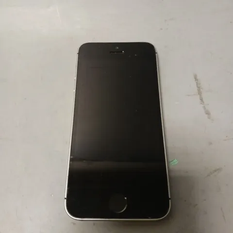 BOXED APPLE IPHONE SE SMARTPHONE