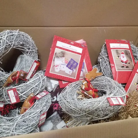 PALLET CONTAINING ASSORTED CHRISTMAS PRODUCTS & DECORATIONS INCLUDING SANTAS BEEN EVIDENCE KIT, MAKE YOUR OWN PAPER SANTA, FELT HANGING FELT GINGERBREAD LETTERS, WHITE RATTAN WREATHS & GOLD SNOWFLAKE 
