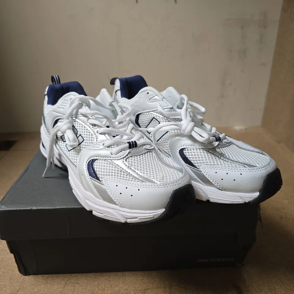 NEW BALANCE WOMENS WHITE/SILVER/BLUE TRAINERS UK 8.5 BOXED