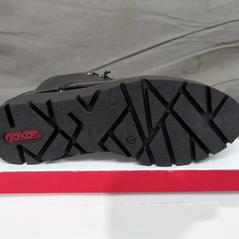 RIEKER BLACK PATENT LEATHER WEDGE BOOT – ANKLE BOOT - SIZE 37