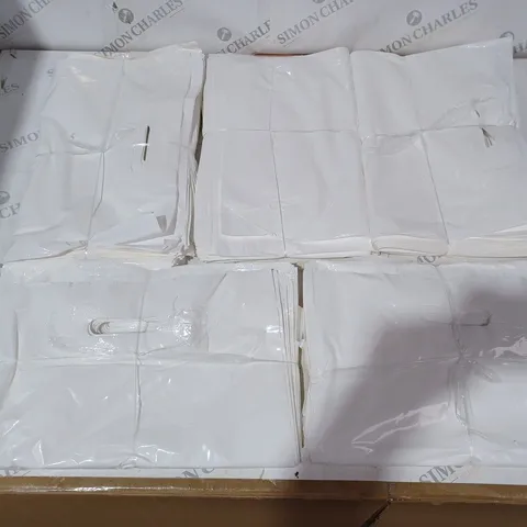 BOX OF APPROX 500 PLAIN PLASTIC BAGS - 5 X 100