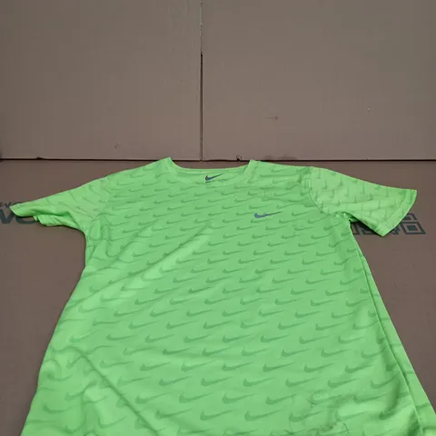 NIKE LIME GREEN THE NIKE TEE T‑SHIRT – SIZE S