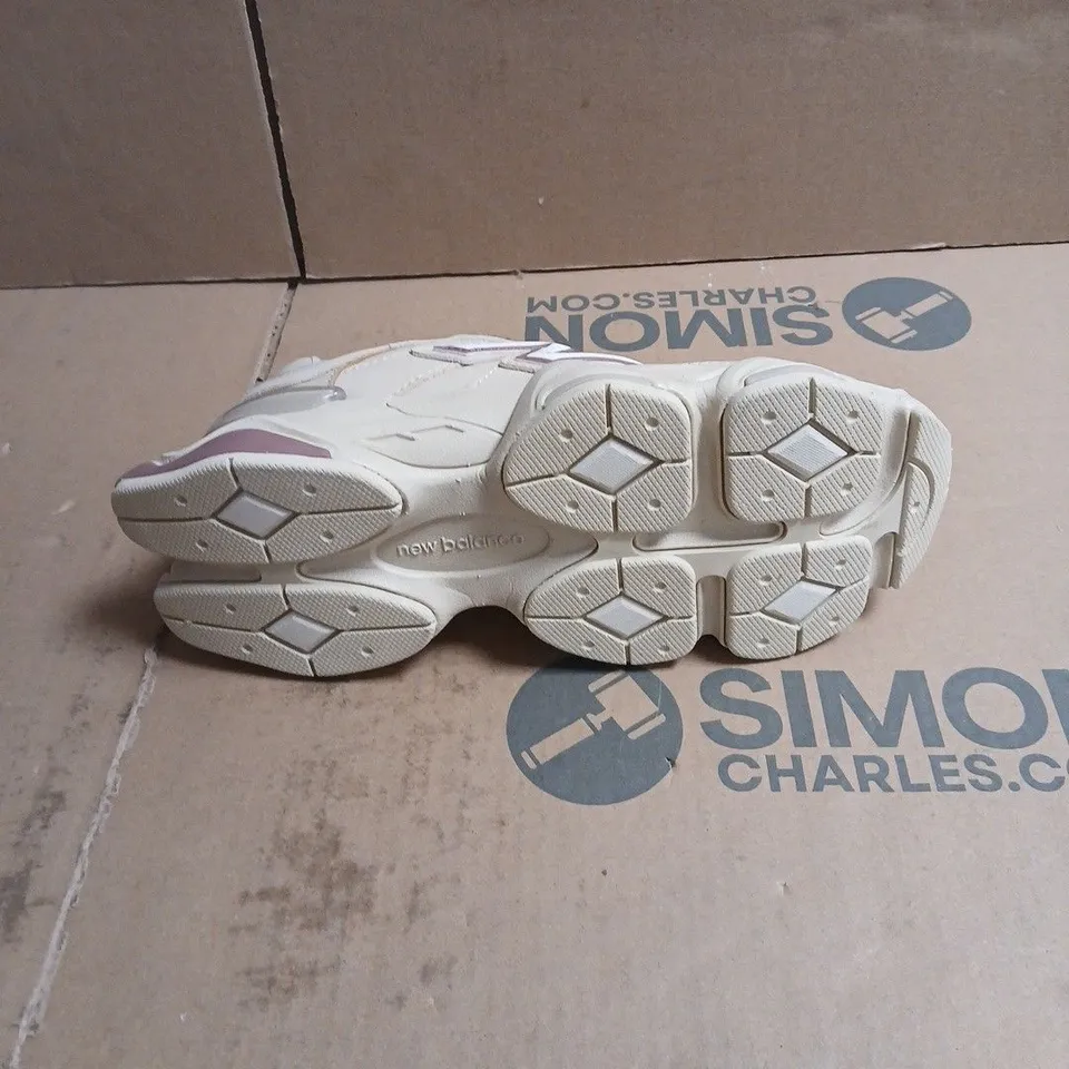 NEW BALANCE SNEAKERS – CREAM/OFF-WHITE MESH & SUEDE BOXED UK 6
