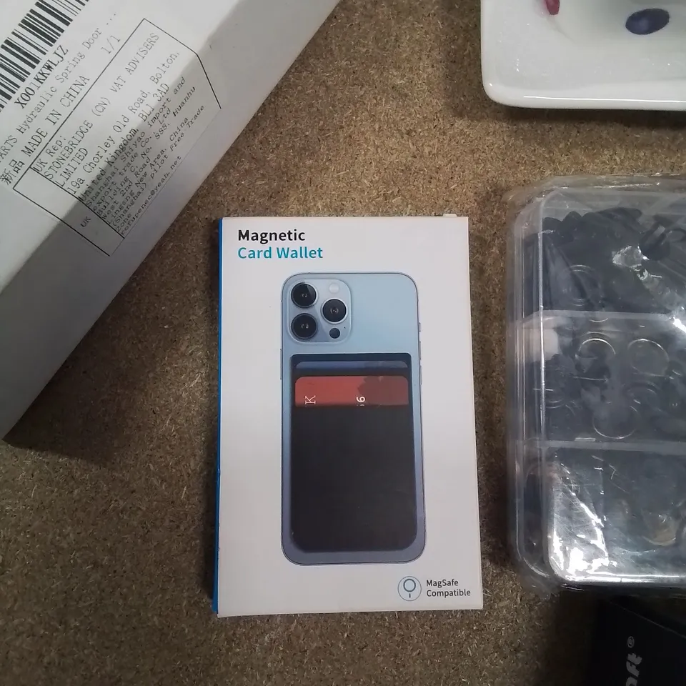 APPROXIMATELY 6 BRAND NEW BOXED ITEMS TO INCLUDE.