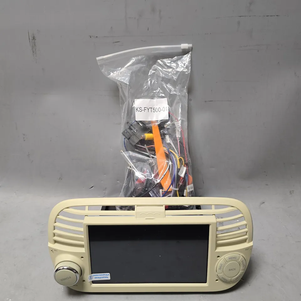 BOXED UNBRANDE3D CAR RADIO NAVIGATION SYSTEM - MODEL UNSPECIFIED 