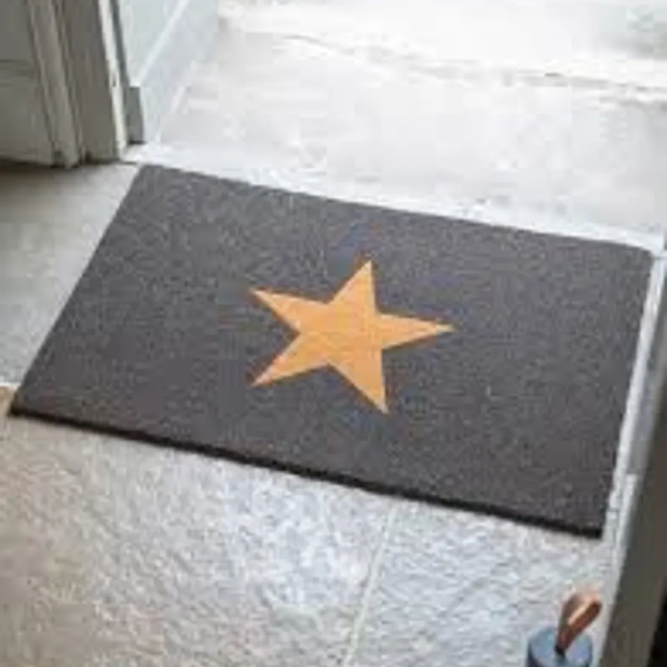 BOXED STAR DOORMAT LARGE CHARCOAL