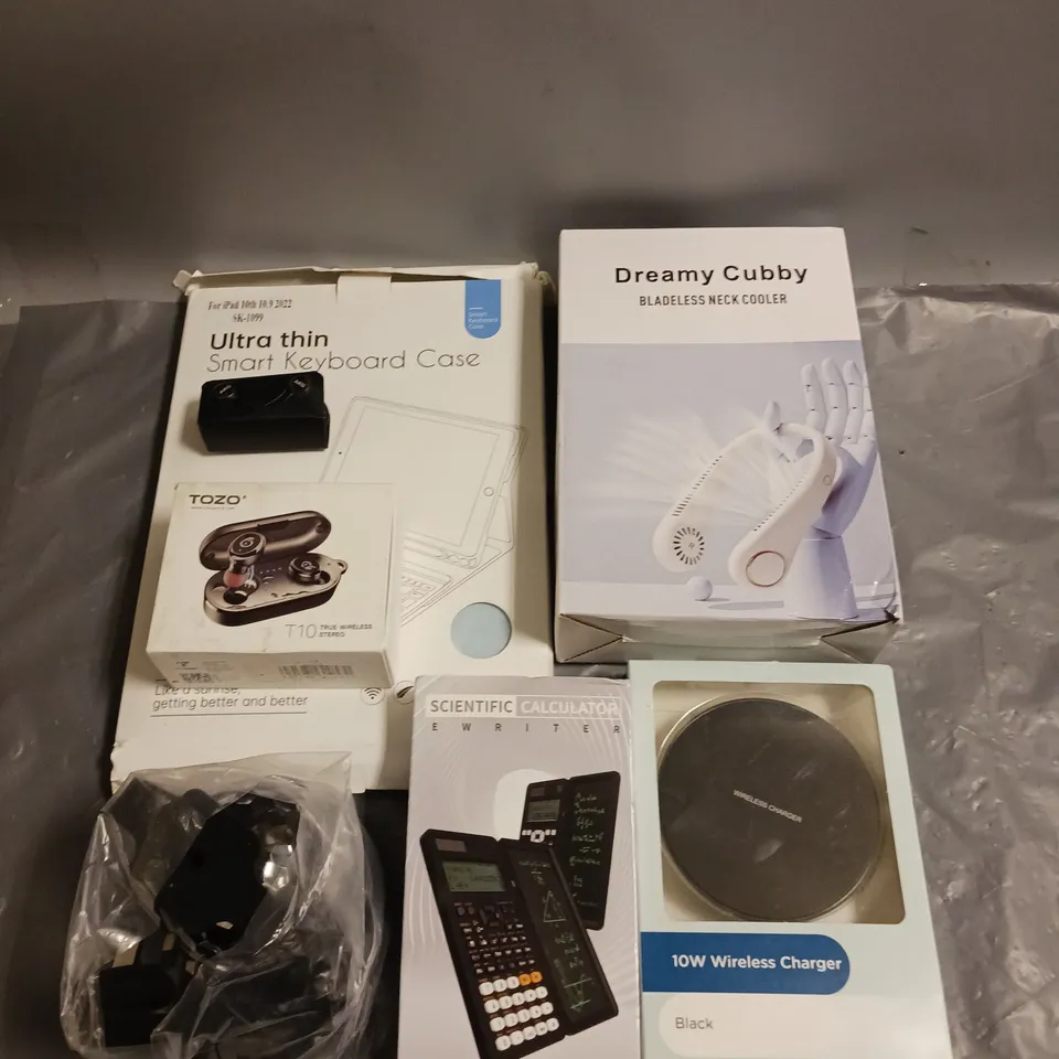 BOX OF APPROX 7 ASSORTED ITEMS TO INCLUDE - SMART KEYBOARD CASE FOR IPAD 10TH - NEWYES SCIENTIFIC CALCULATOR - WIRELESS CHARGER ETC 