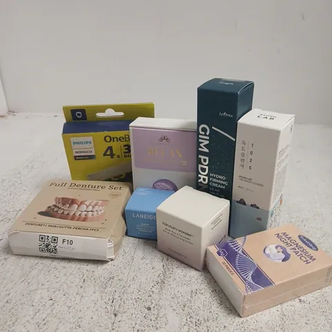 APPROXIMATELY 15 ASSORTED HEALTH & BEAUTY PRODUCTS TO INCLUDE PHILIPS ONE BLADE HEADS, HYDRO FIRMING CREAM, LANEIGE, ETC - COLLECTION ONLY