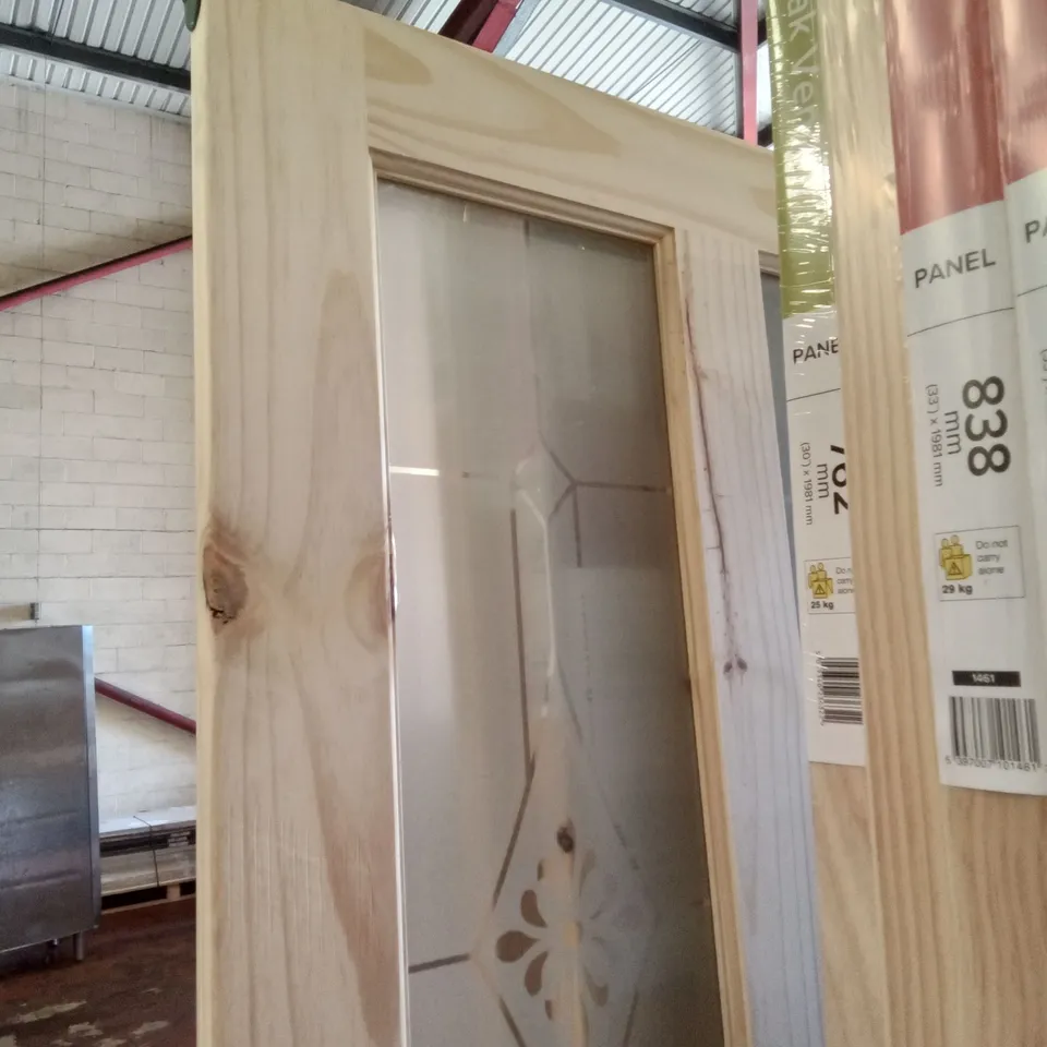 PACKAGED 4 PANEL KNOTTY PINE GLAZED INTERNAL DOOR