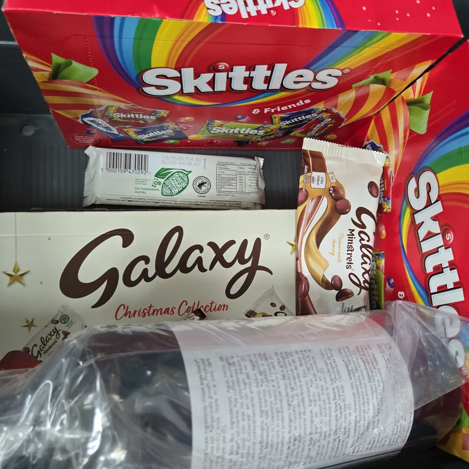 APPROXIMATELY 8 ASSORTED FOOD AND DRINK ITEMS TO INCLUDE COCA-COLA, SWEET VANILLA COFFEE SYRUP, ETC