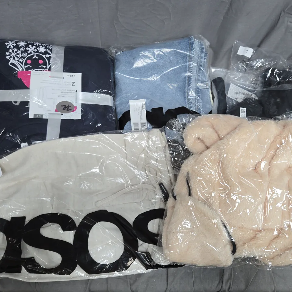 APPROXIMATELY 25 ASSORTED CLOTHING ITEMS IN VARIOUS SIZES, STYLES & COLOURS TO INCLUDE JEANS, TROUSERS, PJ SET, ETC - COLLECTION ONLY