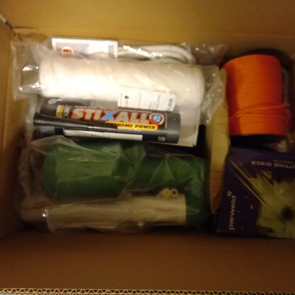 BOXED ASSORTMENT OF APROXIMATELY 10 DIY ITEMS TO INCUDE MASTERPLUG, PARWELD, EVERBUILD, ETC