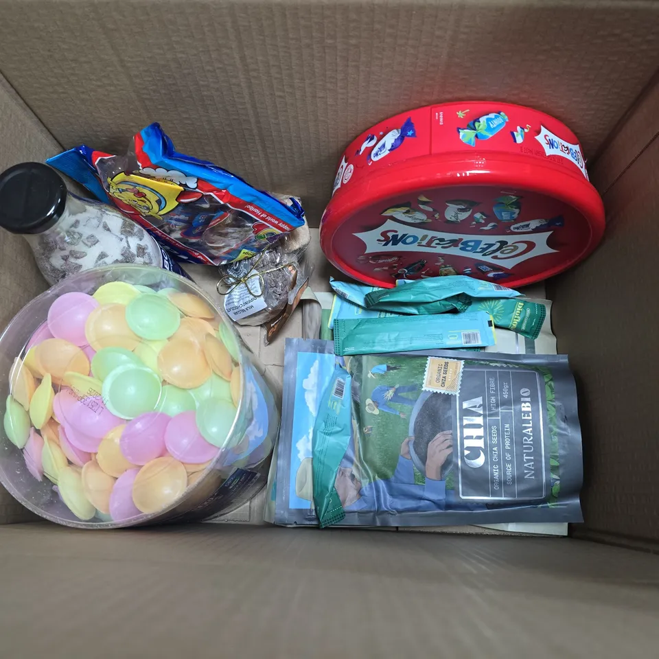 LOT OF ASSORTED FOOD ITEMS TO INCLUDE SAUCER SWEETS, NO ADDED SUGAR BISCUITS AND VARIOUS SWEET PACKS