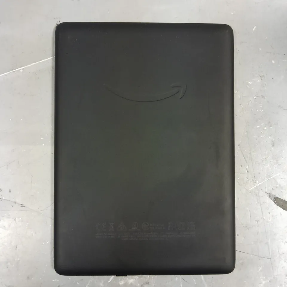 AMAZON KINDLE PAPERWHITE E-READER 