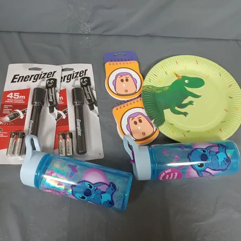 APPROXIMATELY 30 ASSORTED ITEMS TO INCLUDE ENERGIZER TORCH, STITCH BOTTLES, DINOSAUR PAPER PLATES, ETC 