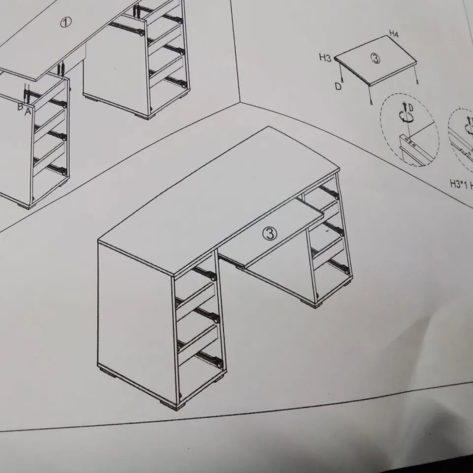 BOXED COMPUTER DESK IN WHITE