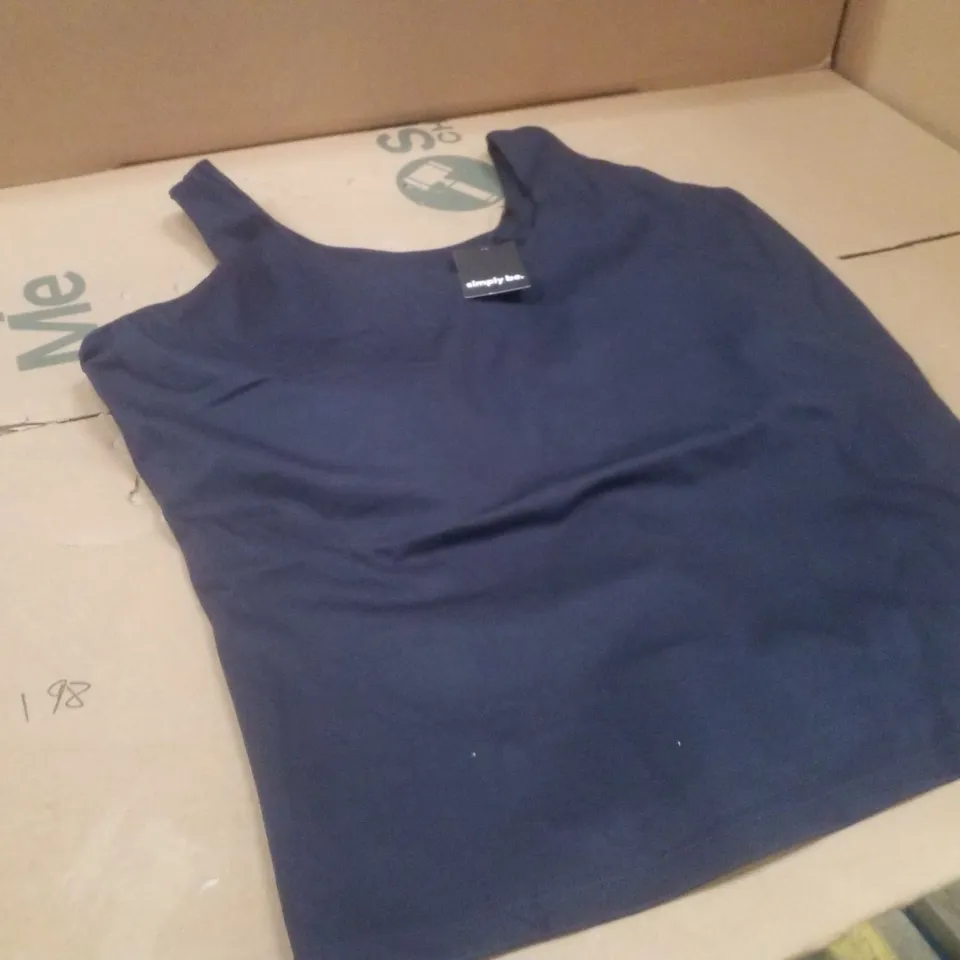 BOX CONTAINING APPROXIMATELY 25X BRAND NEW SIMPLY BE ACTIVE VESTS - COLOUR NAVY - SIZE 22