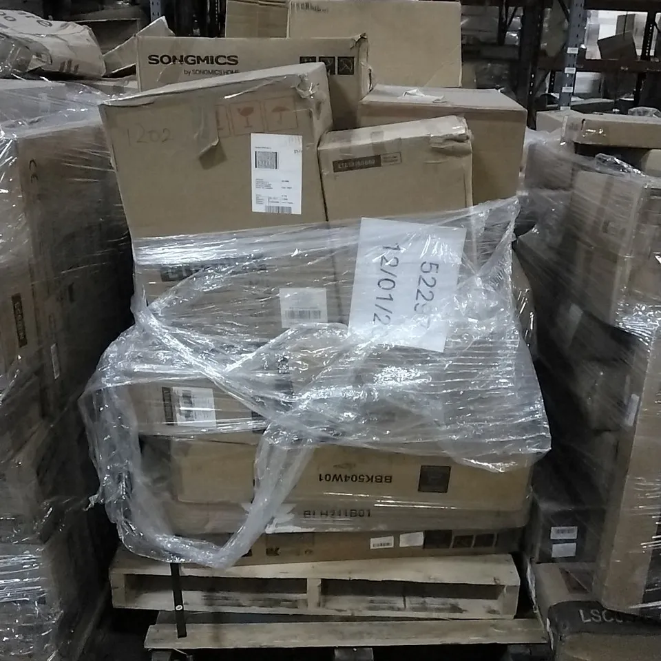 PALLET OF HOUSEHOLD ITEMS TO INCLUDE TRASH CANS, OFFICE CHAIR, DUMBELL,  WASHBASIN AND OTHER ASSORTED ITEMS...