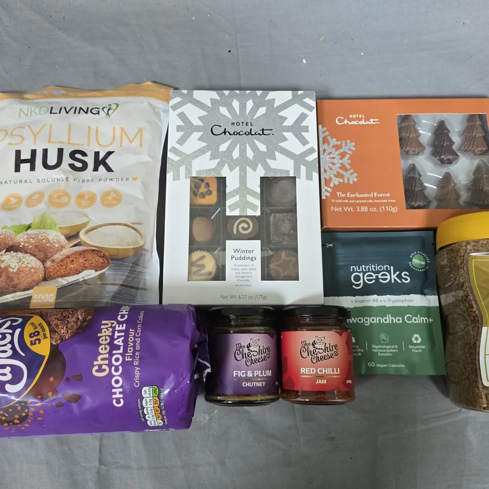 LOT OF 10 ASSORTED FOOD ITEMS TO INCLUDE PSYLLIUM HUSK, HOTEL CHOCOLATE TRAYS AND SNACK A JACKS