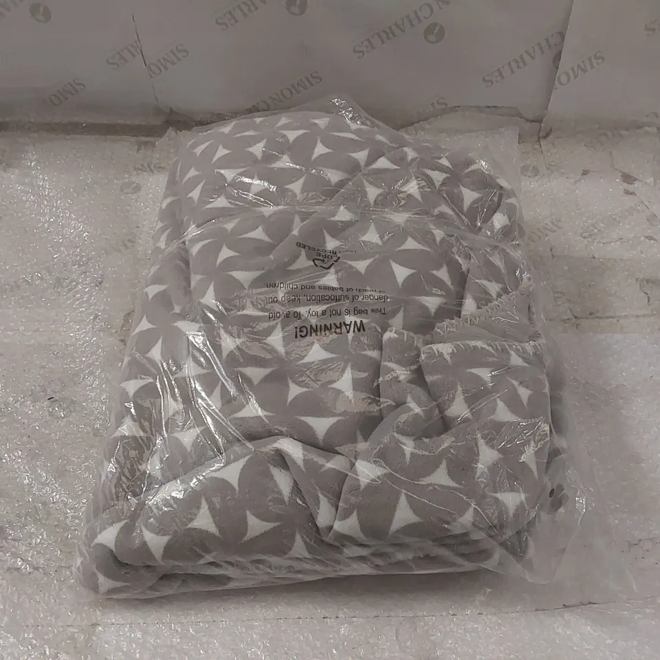 BAGGED MODERN GEO FLANNEL THROW TAUPE 1500X2000MM