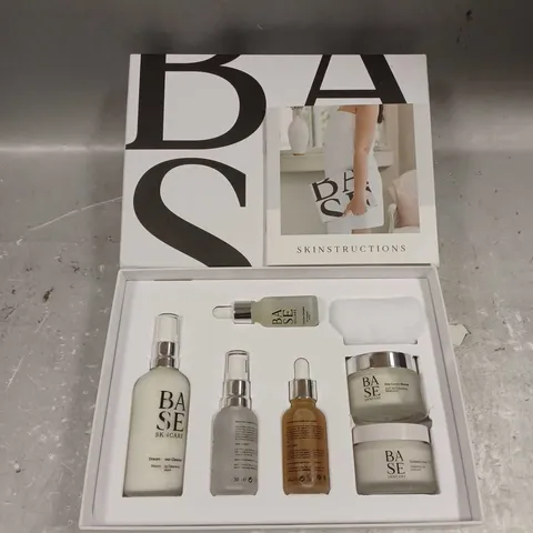 BOXED BASE SKINCARE THE 5 MINUTE KIT