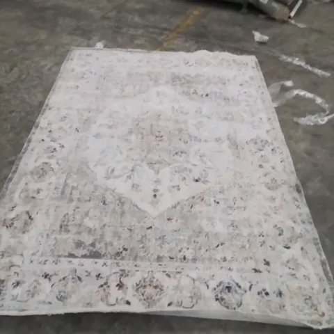 QUALITY DESIGNER RUG APPROXIMATELY 296X194