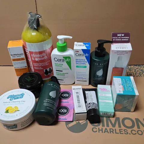 LOT OF ASSORTED HEALTH AND BEAUTY ITEMS TO INCLUDE TED BAKER BODY WASH, CERA VE MOISTURISING GEL AND NATURAL CLEANING CLAY