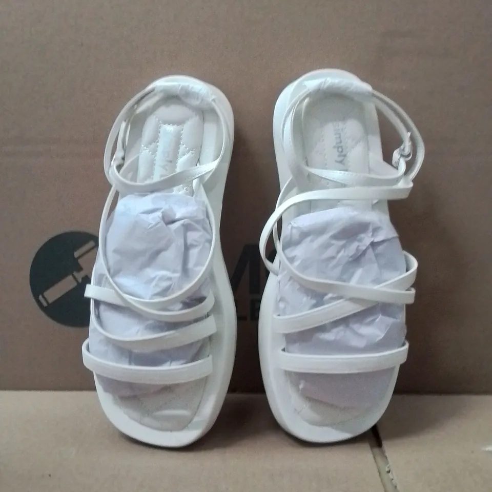 BOXED BRAND NEW APPROXIMATELY 6 SIMPLY BE PHEOBE WIDE SHOES WHITE SIZE 9