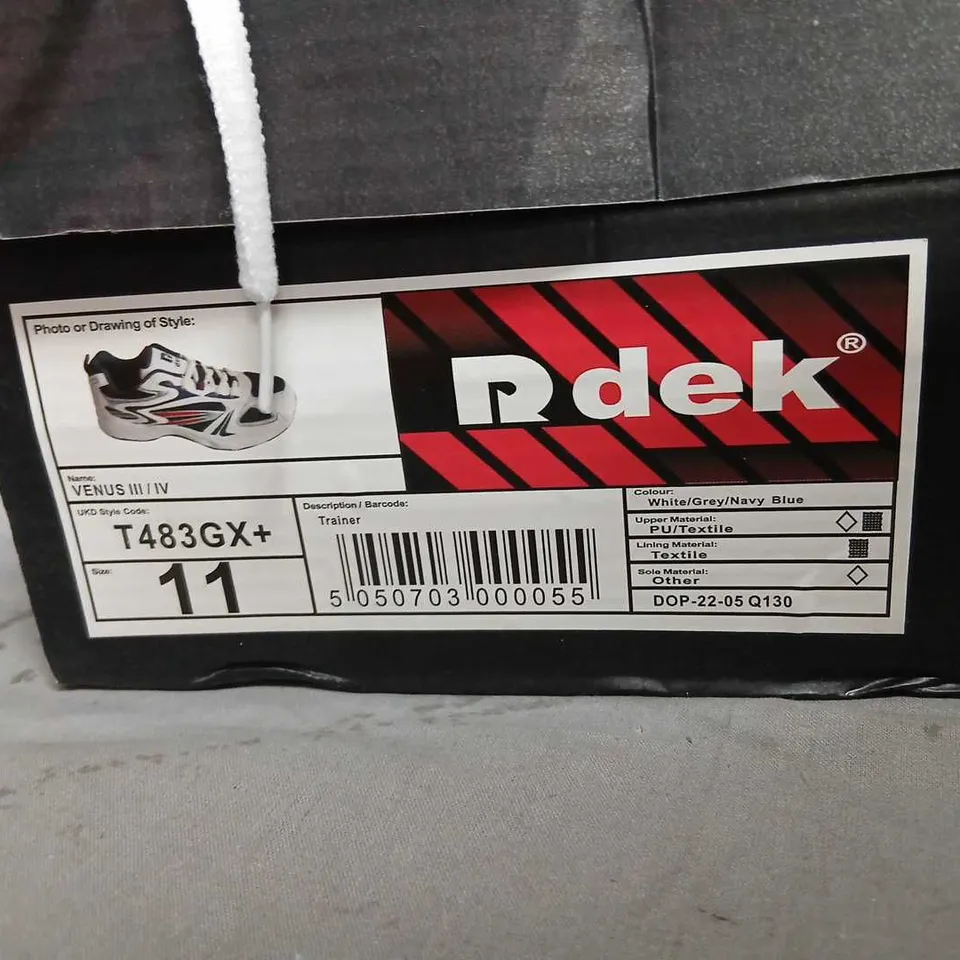 R-DEK VENUS III/IV TRAINERS – WHITE/NAVY/BLACK UK 11 