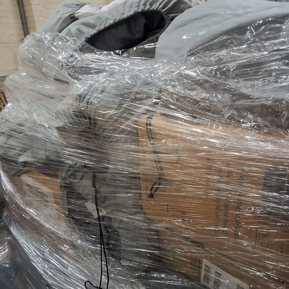 PALLET CONTAINING LARGE QUANTITY OF AIR BEDS 