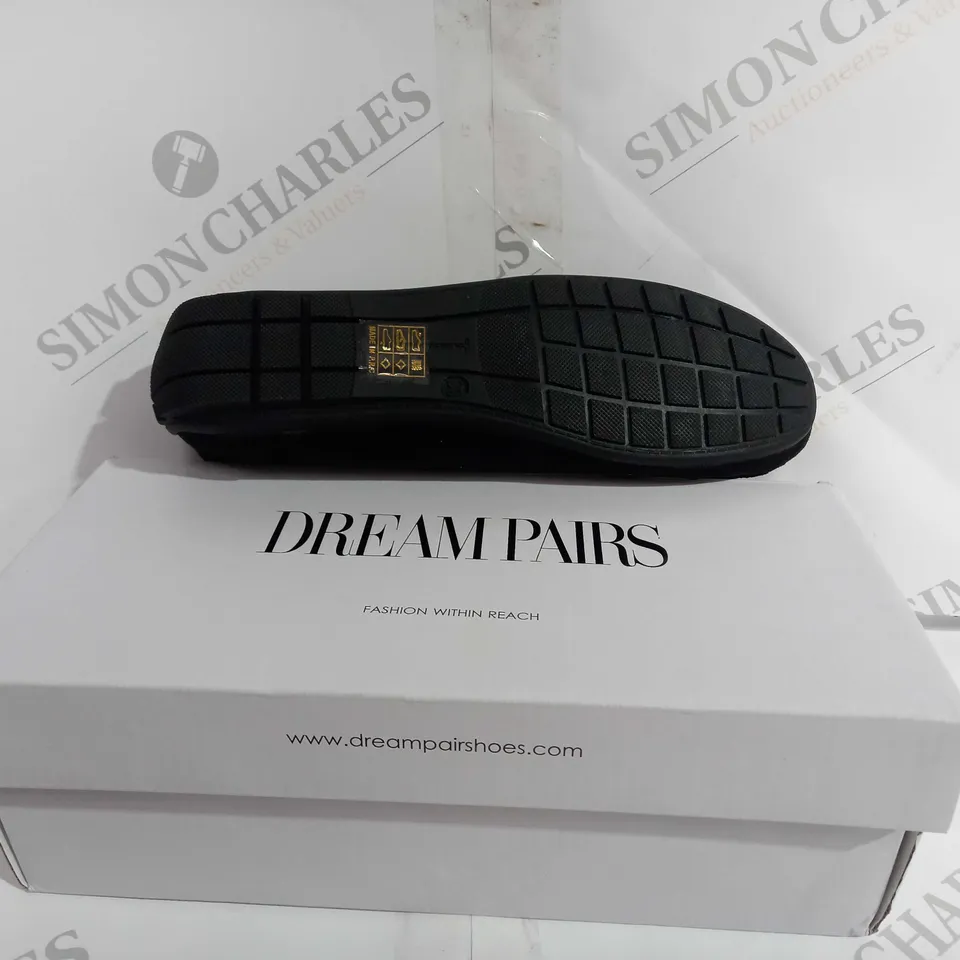 BOXED DREAM PAIRS BLACK SUEDE SLIP ON SHOES - UK 6 